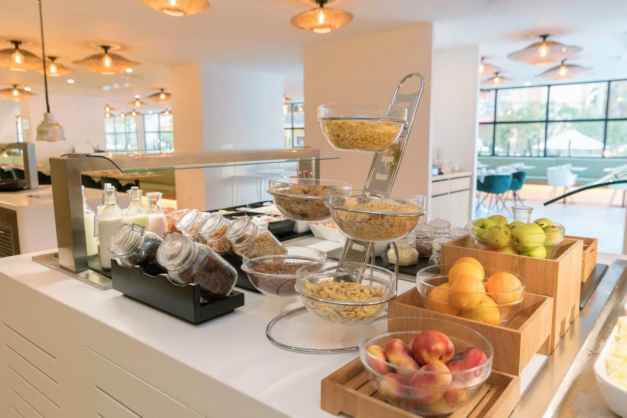 艾龙公园hm酒店 帕尔马海滩 外观 照片 A breakfast buffet at a hotel
