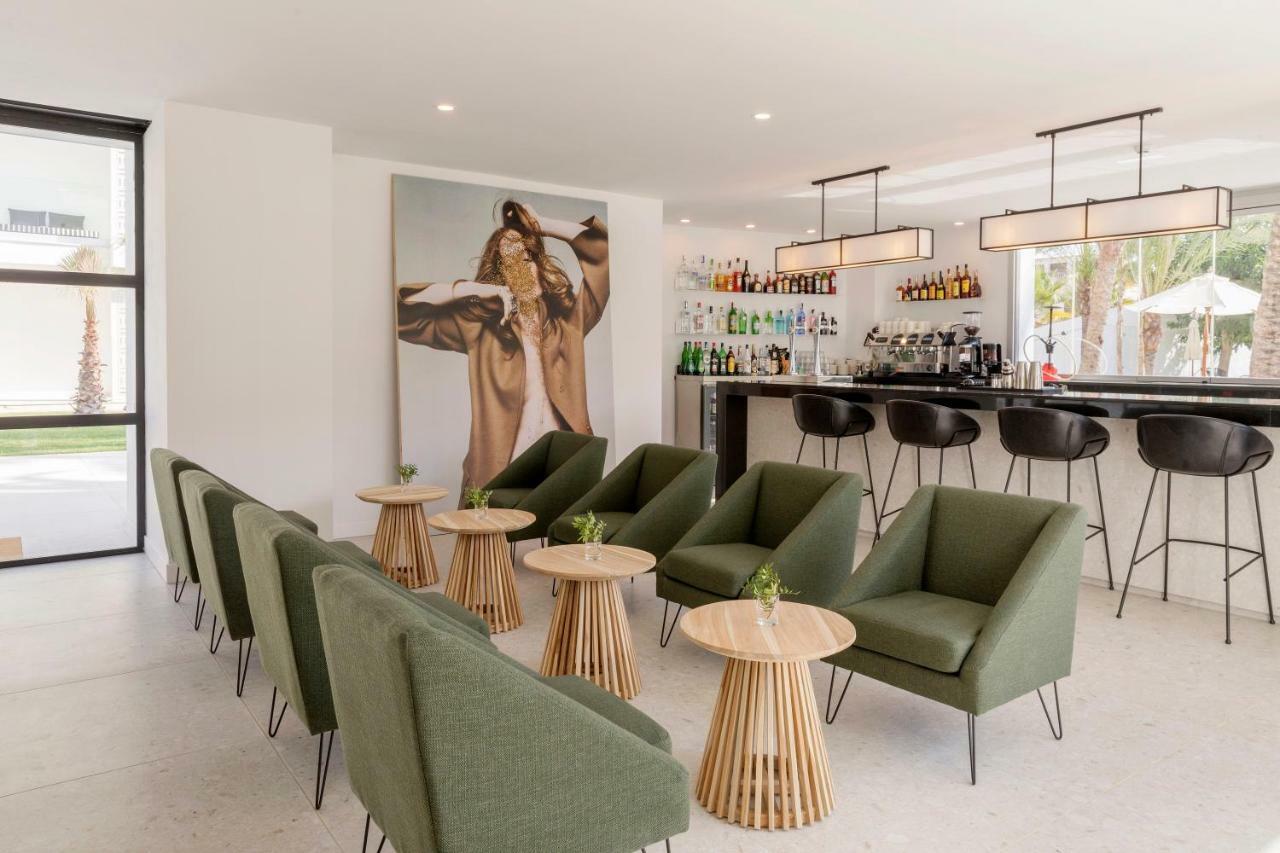 艾龙公园hm酒店 帕尔马海滩 外观 照片 The lounge at the airport