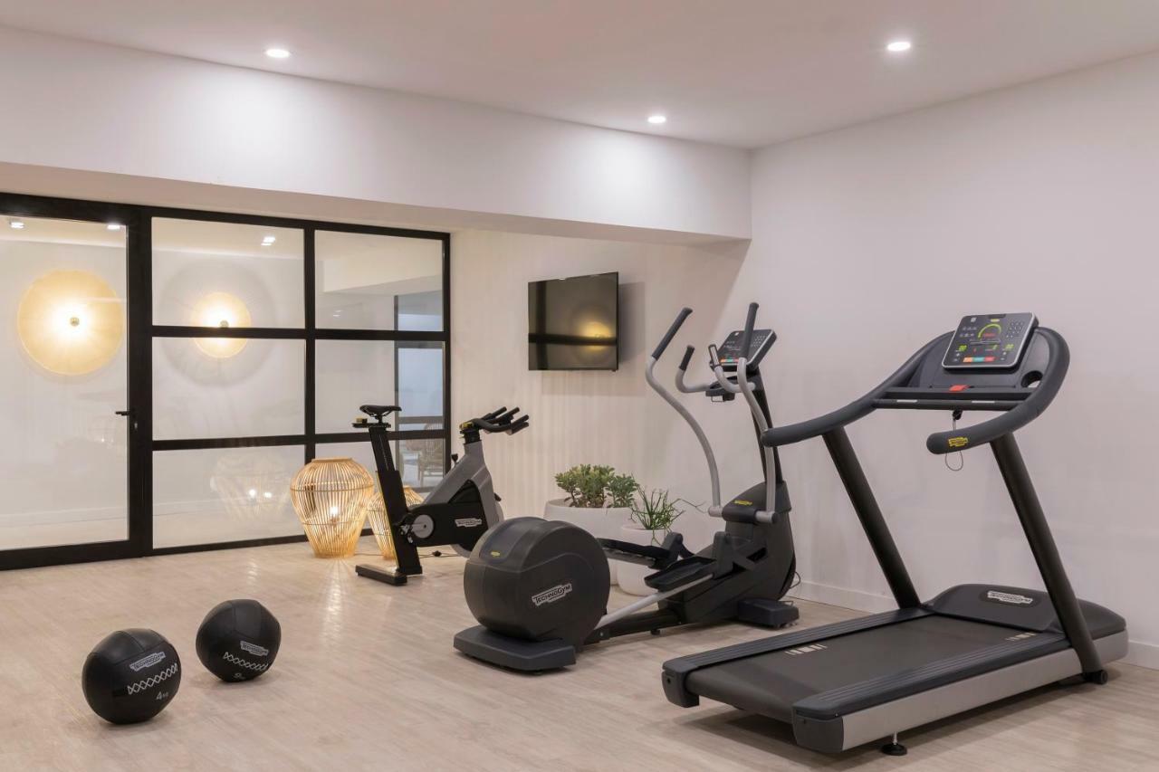 艾龙公园hm酒店 帕尔马海滩 外观 照片 A home gym